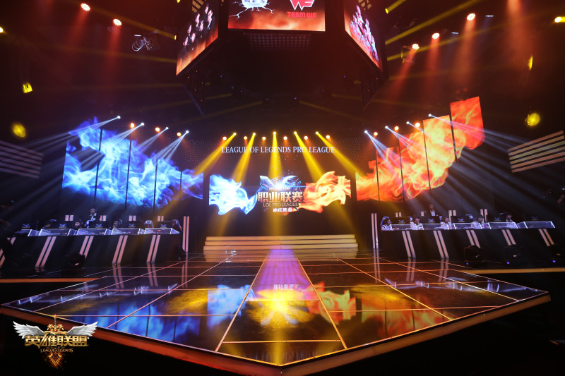 BLG力克TES，电竞新篇章BLG战队胜利见证成长